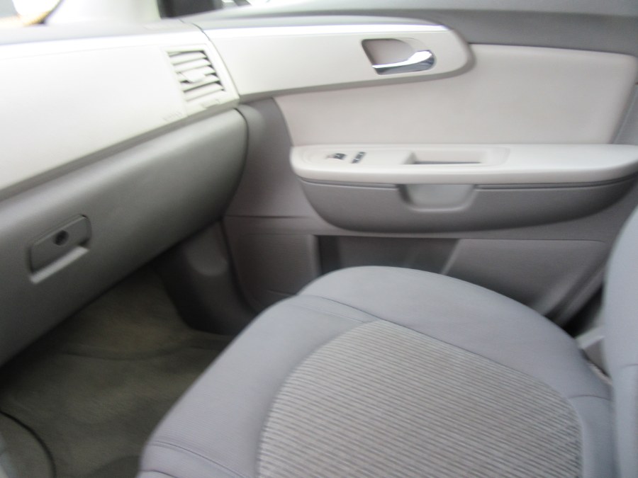2011 Chevrolet Traverse 4dr LT w/1LT, available for sale in Little Ferry, New Jersey | Royalty Auto Sales. Little Ferry, New Jersey 2011 Chevrolet Traverse 4dr LT w/1LT, available for sale in Little Ferry, New Jersey | Royalty Auto Sales. Little Ferry, New Jersey