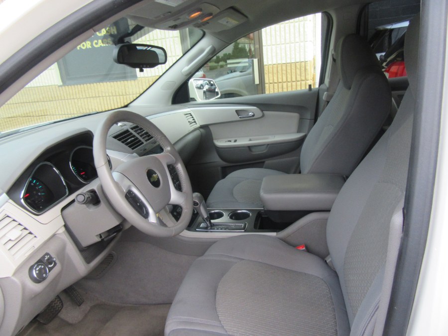 2011 Chevrolet Traverse 4dr LT w/1LT, available for sale in Little Ferry, New Jersey | Royalty Auto Sales. Little Ferry, New Jersey 2011 Chevrolet Traverse 4dr LT w/1LT, available for sale in Little Ferry, New Jersey | Royalty Auto Sales. Little Ferry, New Jersey