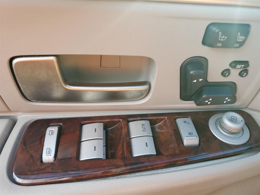 2011 Lincoln Town Car 4dr Sdn Signature Limited, available for sale in Springfield, Massachusetts | Absolute Motors Inc. Springfield, Massachusetts 2011 Lincoln Town Car 4dr Sdn Signature Limited, available for sale in Springfield, Massachusetts | Absolute Motors Inc. Springfield, Massachusetts