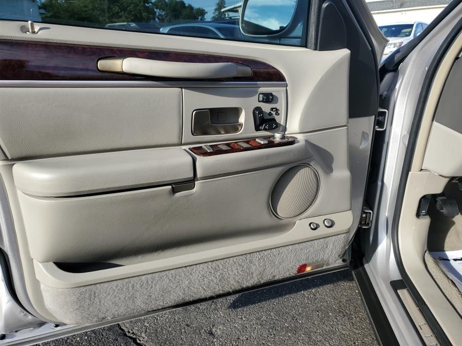 2011 Lincoln Town Car 4dr Sdn Signature Limited, available for sale in Springfield, Massachusetts | Absolute Motors Inc. Springfield, Massachusetts 2011 Lincoln Town Car 4dr Sdn Signature Limited, available for sale in Springfield, Massachusetts | Absolute Motors Inc. Springfield, Massachusetts