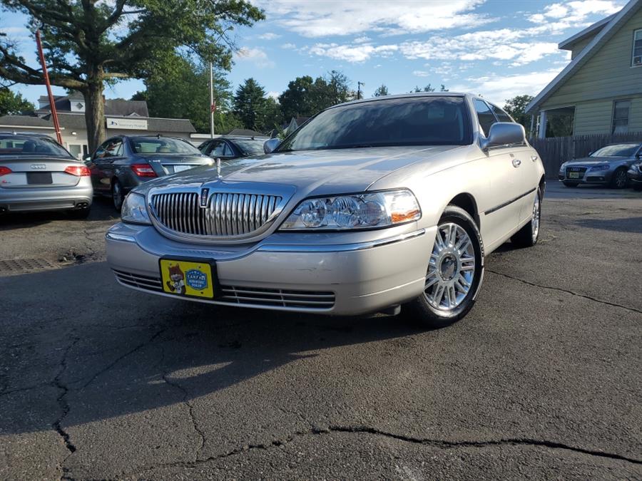2011 Lincoln Town Car 4dr Sdn Signature Limited, available for sale in Springfield, Massachusetts | Absolute Motors Inc. Springfield, Massachusetts 2011 Lincoln Town Car 4dr Sdn Signature Limited, available for sale in Springfield, Massachusetts | Absolute Motors Inc. Springfield, Massachusetts
