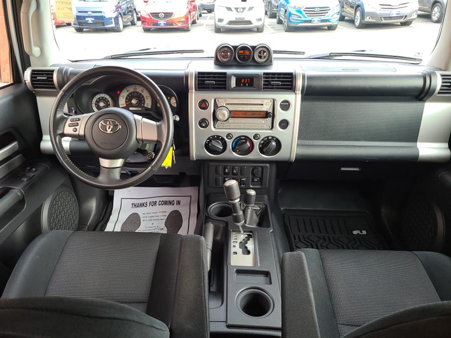 2007 Toyota FJ Cruiser 4WD 4dr Auto, available for sale in Waterbury, Connecticut | National Auto Brokers, Inc.. Waterbury, Connecticut 2007 Toyota FJ Cruiser 4WD 4dr Auto, available for sale in Waterbury, Connecticut | National Auto Brokers, Inc.. Waterbury, Connecticut