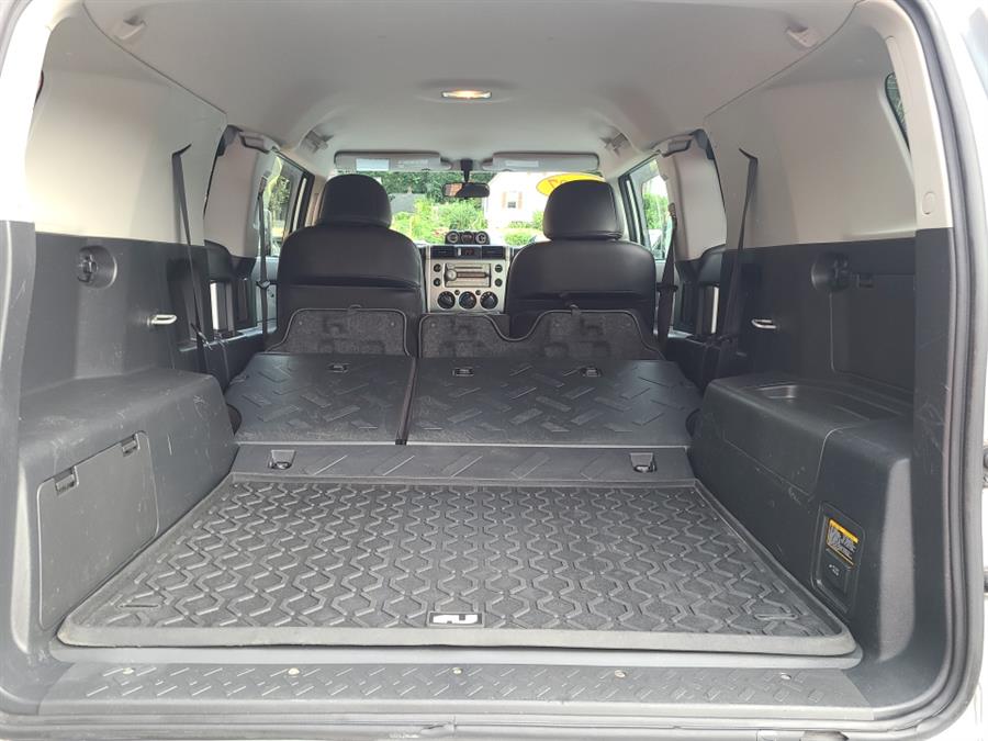 2007 Toyota FJ Cruiser 4WD 4dr Auto, available for sale in Waterbury, Connecticut | National Auto Brokers, Inc.. Waterbury, Connecticut 2007 Toyota FJ Cruiser 4WD 4dr Auto, available for sale in Waterbury, Connecticut | National Auto Brokers, Inc.. Waterbury, Connecticut