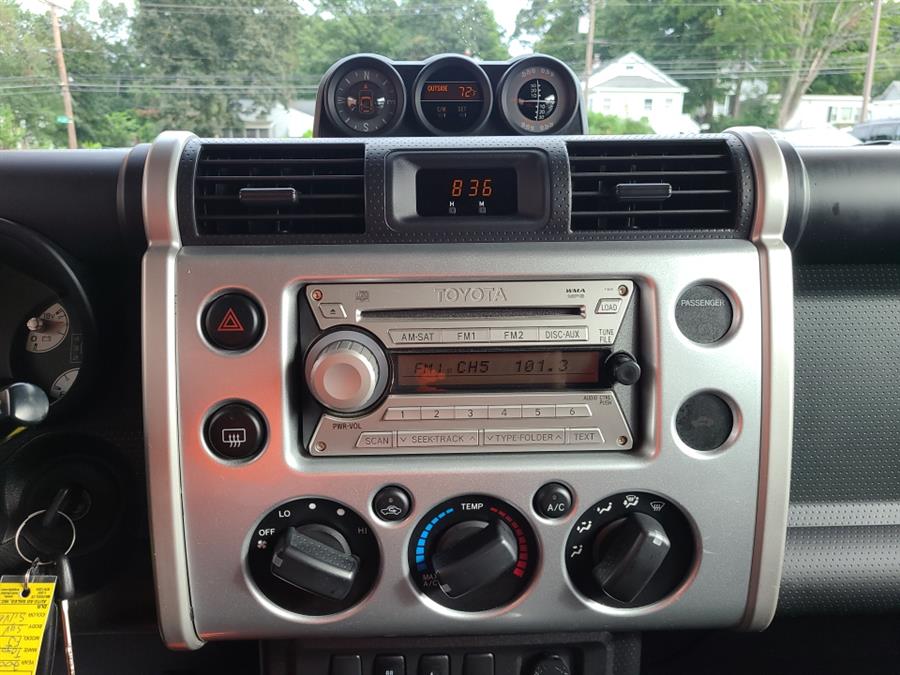2007 Toyota FJ Cruiser 4WD 4dr Auto, available for sale in Waterbury, Connecticut | National Auto Brokers, Inc.. Waterbury, Connecticut 2007 Toyota FJ Cruiser 4WD 4dr Auto, available for sale in Waterbury, Connecticut | National Auto Brokers, Inc.. Waterbury, Connecticut