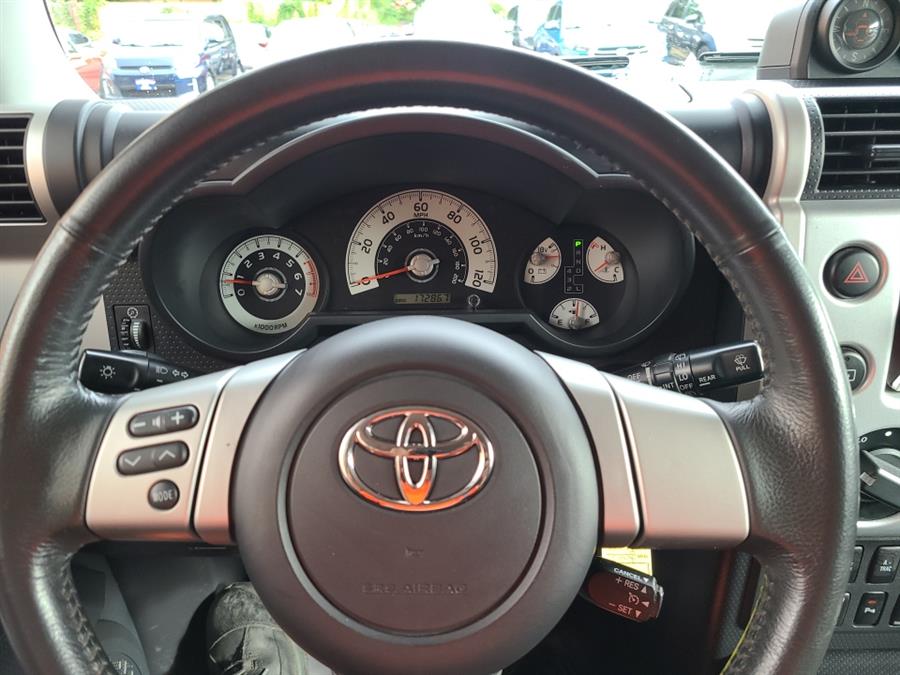 2007 Toyota FJ Cruiser 4WD 4dr Auto, available for sale in Waterbury, Connecticut | National Auto Brokers, Inc.. Waterbury, Connecticut 2007 Toyota FJ Cruiser 4WD 4dr Auto, available for sale in Waterbury, Connecticut | National Auto Brokers, Inc.. Waterbury, Connecticut