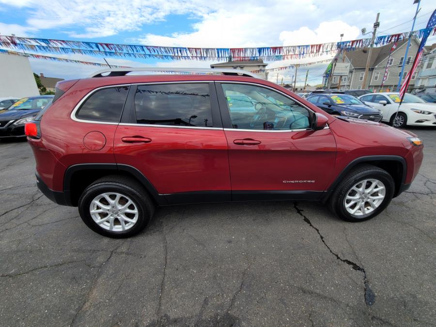 Used Jeep Cherokee 4WD 4dr Latitude 2015 | Affordable Motors Inc. Bridgeport, Connecticut Used Jeep Cherokee 4WD 4dr Latitude 2015 | Affordable Motors Inc. Bridgeport, Connecticut