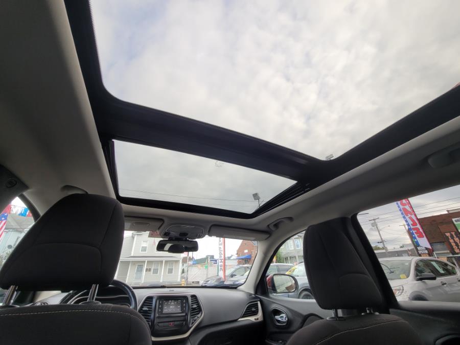 Used Jeep Cherokee 4WD 4dr Latitude 2015 | Affordable Motors Inc. Bridgeport, Connecticut Used Jeep Cherokee 4WD 4dr Latitude 2015 | Affordable Motors Inc. Bridgeport, Connecticut