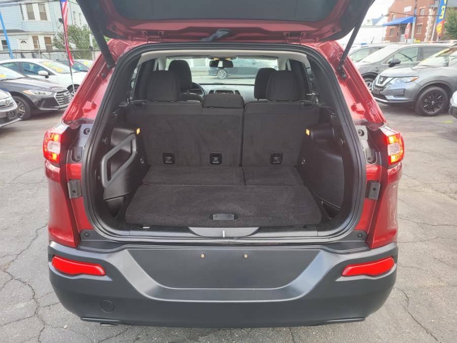 Used Jeep Cherokee 4WD 4dr Latitude 2015 | Affordable Motors Inc. Bridgeport, Connecticut Used Jeep Cherokee 4WD 4dr Latitude 2015 | Affordable Motors Inc. Bridgeport, Connecticut