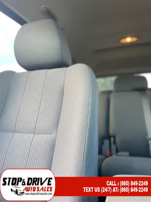 2006 Dodge Durango 4dr 4WD SXT, available for sale in East Windsor, Connecticut | Stop & Drive Auto Sales. East Windsor, Connecticut 2006 Dodge Durango 4dr 4WD SXT, available for sale in East Windsor, Connecticut | Stop & Drive Auto Sales. East Windsor, Connecticut