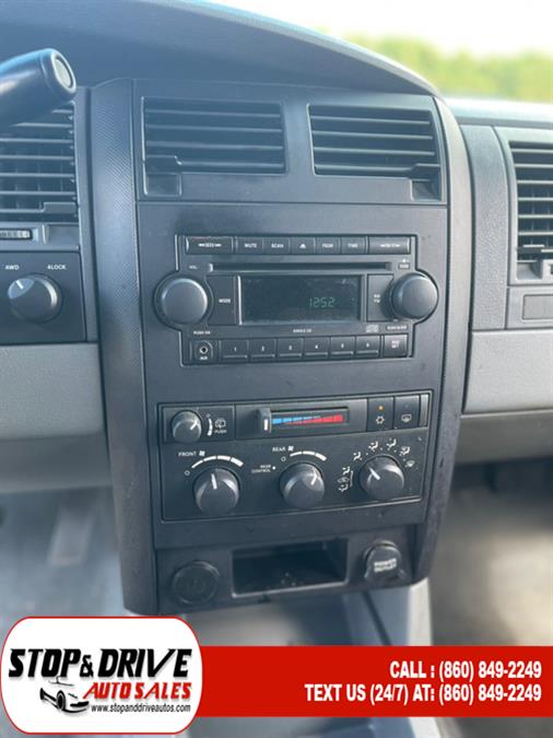 2006 Dodge Durango 4dr 4WD SXT, available for sale in East Windsor, Connecticut | Stop & Drive Auto Sales. East Windsor, Connecticut 2006 Dodge Durango 4dr 4WD SXT, available for sale in East Windsor, Connecticut | Stop & Drive Auto Sales. East Windsor, Connecticut