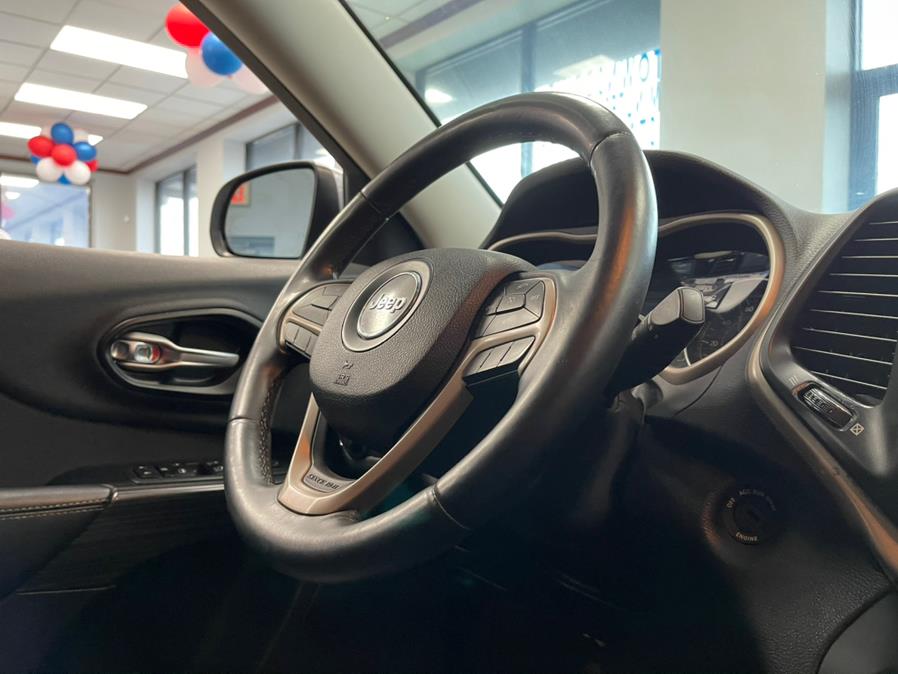 Used Jeep Cherokee FWD 4dr Latitude 2014 | 5 Towns Drive. Inwood, New York Used Jeep Cherokee FWD 4dr Latitude 2014 | 5 Towns Drive. Inwood, New York