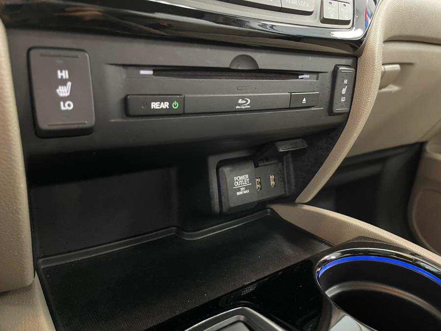 Used Honda Pilot 2WD 4dr Touring w/RES & Navi 2016 | 5 Towns Drive. Inwood, New York Used Honda Pilot 2WD 4dr Touring w/RES & Navi 2016 | 5 Towns Drive. Inwood, New York