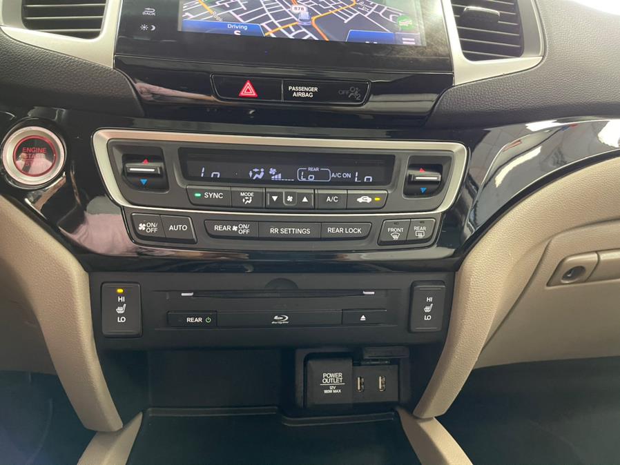 Used Honda Pilot 2WD 4dr Touring w/RES & Navi 2016 | 5 Towns Drive. Inwood, New York Used Honda Pilot 2WD 4dr Touring w/RES & Navi 2016 | 5 Towns Drive. Inwood, New York