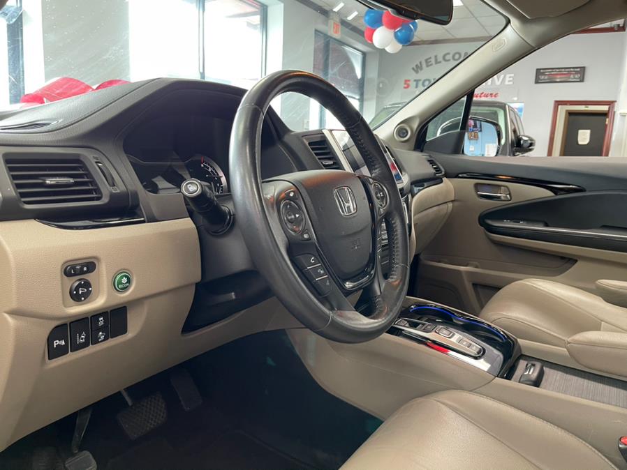Used Honda Pilot 2WD 4dr Touring w/RES & Navi 2016 | 5 Towns Drive. Inwood, New York Used Honda Pilot 2WD 4dr Touring w/RES & Navi 2016 | 5 Towns Drive. Inwood, New York