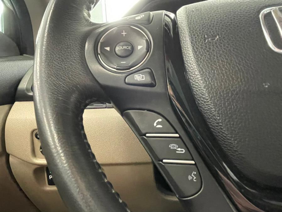 Used Honda Pilot 2WD 4dr Touring w/RES & Navi 2016 | 5 Towns Drive. Inwood, New York Used Honda Pilot 2WD 4dr Touring w/RES & Navi 2016 | 5 Towns Drive. Inwood, New York