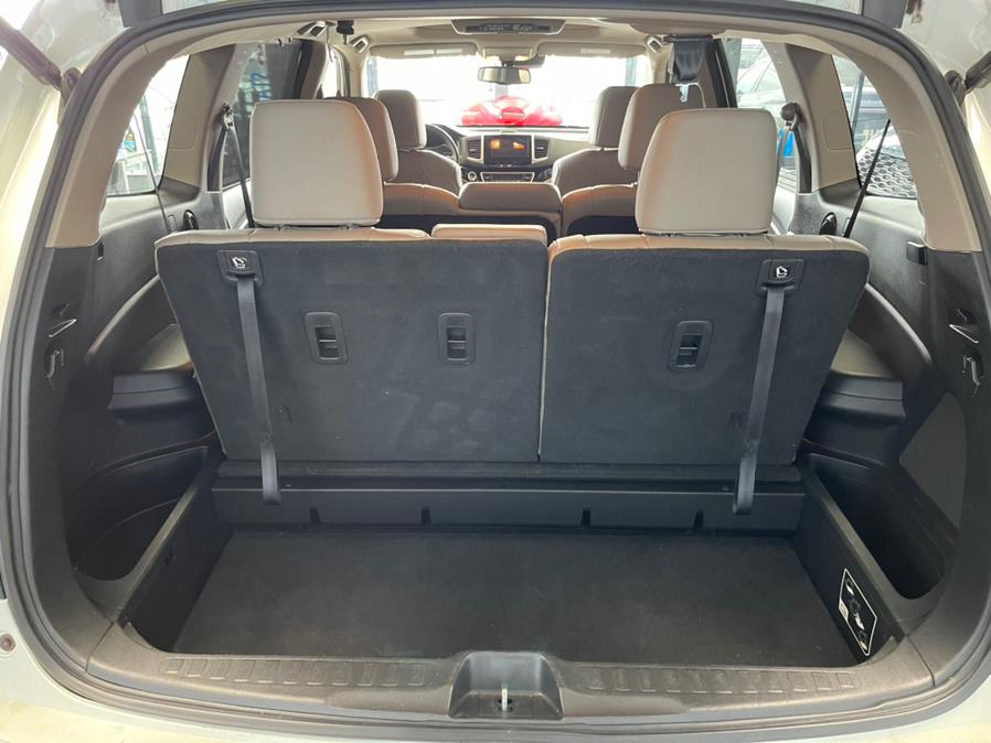Used Honda Pilot 2WD 4dr Touring w/RES & Navi 2016 | 5 Towns Drive. Inwood, New York Used Honda Pilot 2WD 4dr Touring w/RES & Navi 2016 | 5 Towns Drive. Inwood, New York