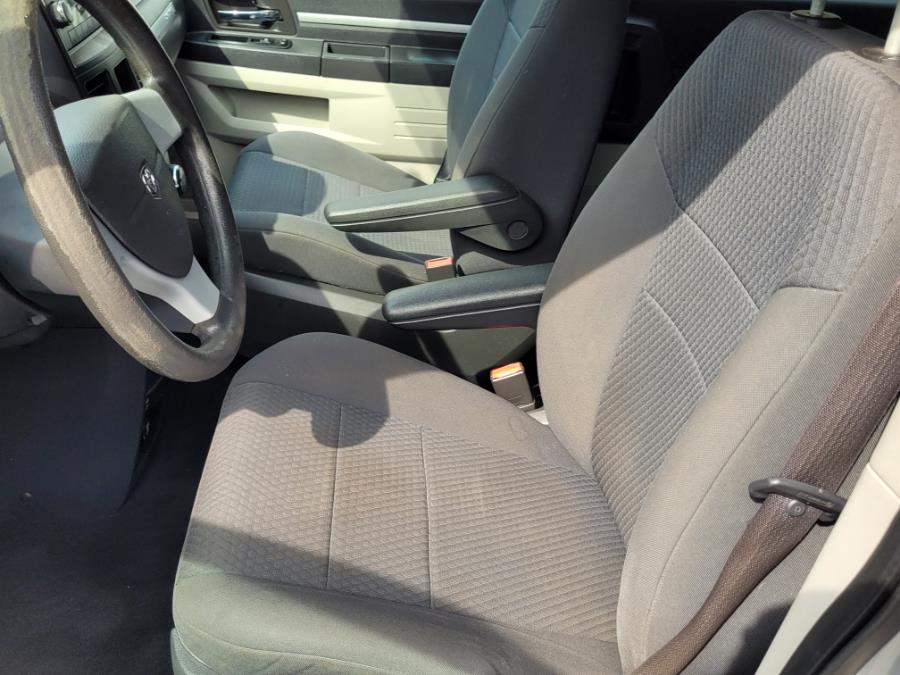 Used Dodge Grand Caravan 4dr Wgn SE 2010 | Lava Motors 2 Inc. Canton, Connecticut Used Dodge Grand Caravan 4dr Wgn SE 2010 | Lava Motors 2 Inc. Canton, Connecticut