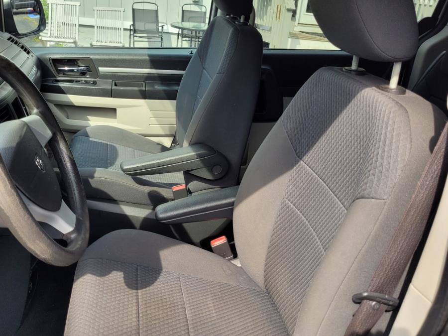 Used Dodge Grand Caravan 4dr Wgn SE 2010 | Lava Motors 2 Inc. Canton, Connecticut Used Dodge Grand Caravan 4dr Wgn SE 2010 | Lava Motors 2 Inc. Canton, Connecticut