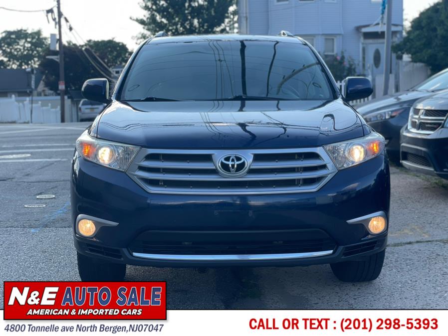 Used Toyota Highlander 4WD 4dr V6 Base 2011 | N&E Auto Sale LLC. North Bergen, New Jersey Used Toyota Highlander 4WD 4dr V6 Base 2011 | N&E Auto Sale LLC. North Bergen, New Jersey