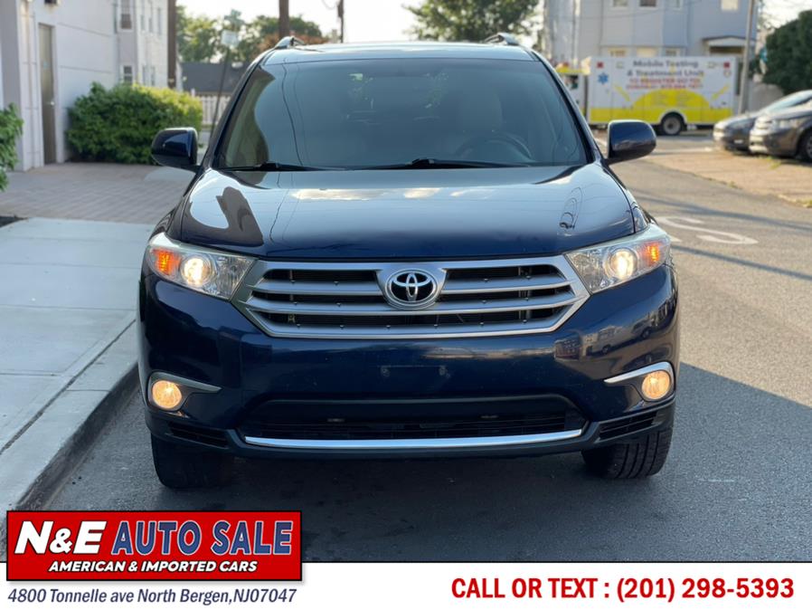 Used Toyota Highlander 4WD 4dr V6 Base 2011 | N&E Auto Sale LLC. North Bergen, New Jersey Used Toyota Highlander 4WD 4dr V6 Base 2011 | N&E Auto Sale LLC. North Bergen, New Jersey