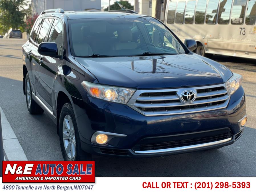 Used Toyota Highlander 4WD 4dr V6 Base 2011 | N&E Auto Sale LLC. North Bergen, New Jersey Used Toyota Highlander 4WD 4dr V6 Base 2011 | N&E Auto Sale LLC. North Bergen, New Jersey