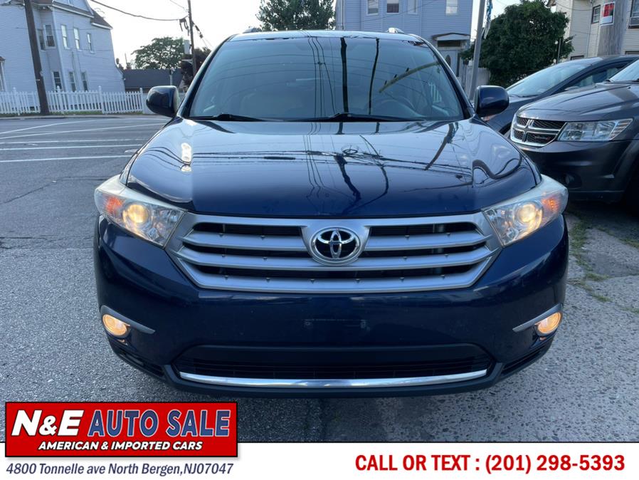 Used Toyota Highlander 4WD 4dr V6 Base 2011 | N&E Auto Sale LLC. North Bergen, New Jersey Used Toyota Highlander 4WD 4dr V6 Base 2011 | N&E Auto Sale LLC. North Bergen, New Jersey