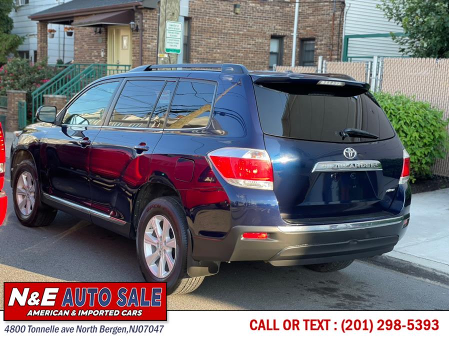 Used Toyota Highlander 4WD 4dr V6 Base 2011 | N&E Auto Sale LLC. North Bergen, New Jersey Used Toyota Highlander 4WD 4dr V6 Base 2011 | N&E Auto Sale LLC. North Bergen, New Jersey