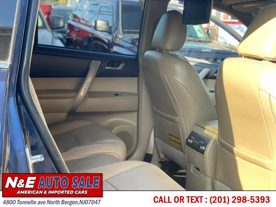 Used Toyota Highlander 4WD 4dr V6 Base 2011 | N&E Auto Sale LLC. North Bergen, New Jersey Used Toyota Highlander 4WD 4dr V6 Base 2011 | N&E Auto Sale LLC. North Bergen, New Jersey