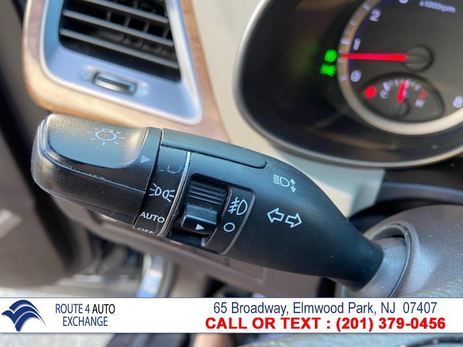 Used Hyundai Santa Fe AWD 4dr GLS 2014 | Route 4 Auto Exchange. Elmwood Park, New Jersey Used Hyundai Santa Fe AWD 4dr GLS 2014 | Route 4 Auto Exchange. Elmwood Park, New Jersey