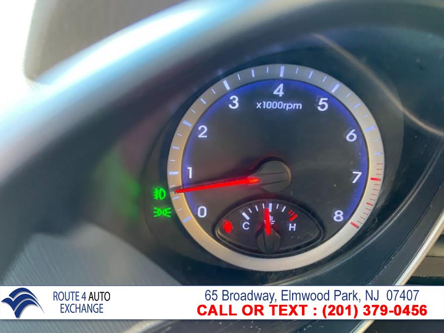 Used Hyundai Santa Fe AWD 4dr GLS 2014 | Route 4 Auto Exchange. Elmwood Park, New Jersey Used Hyundai Santa Fe AWD 4dr GLS 2014 | Route 4 Auto Exchange. Elmwood Park, New Jersey