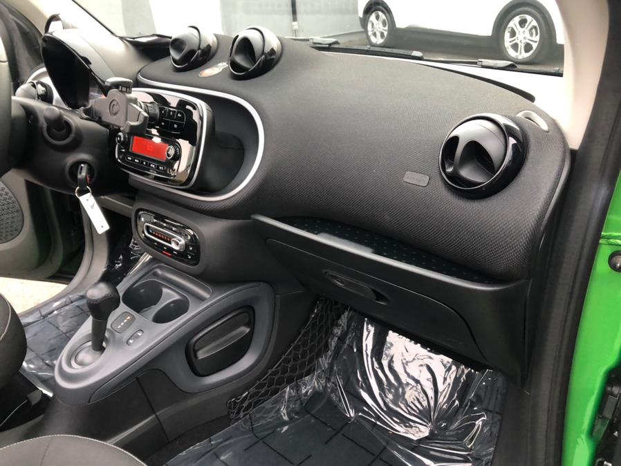 Used smart fortwo electric drive passion cabriolet 2017 | Green Light Auto Wholesale. Daly City, California Used smart fortwo electric drive passion cabriolet 2017 | Green Light Auto Wholesale. Daly City, California