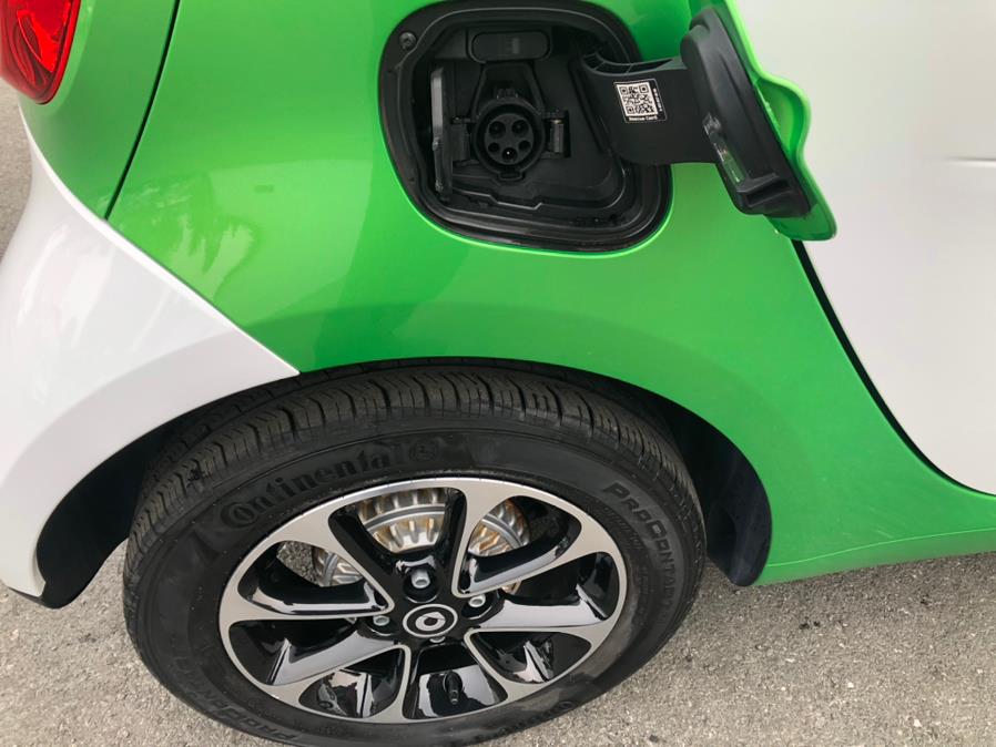 Used smart fortwo electric drive passion cabriolet 2017 | Green Light Auto Wholesale. Daly City, California Used smart fortwo electric drive passion cabriolet 2017 | Green Light Auto Wholesale. Daly City, California