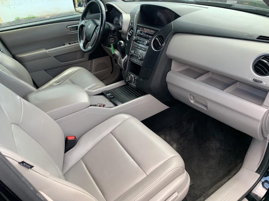 2012 Honda Pilot 4WD 4dr EX-L w/Navi, available for sale in Milford, Connecticut | Dealertown Auto Wholesalers. Milford, Connecticut 2012 Honda Pilot 4WD 4dr EX-L w/Navi, available for sale in Milford, Connecticut | Dealertown Auto Wholesalers. Milford, Connecticut