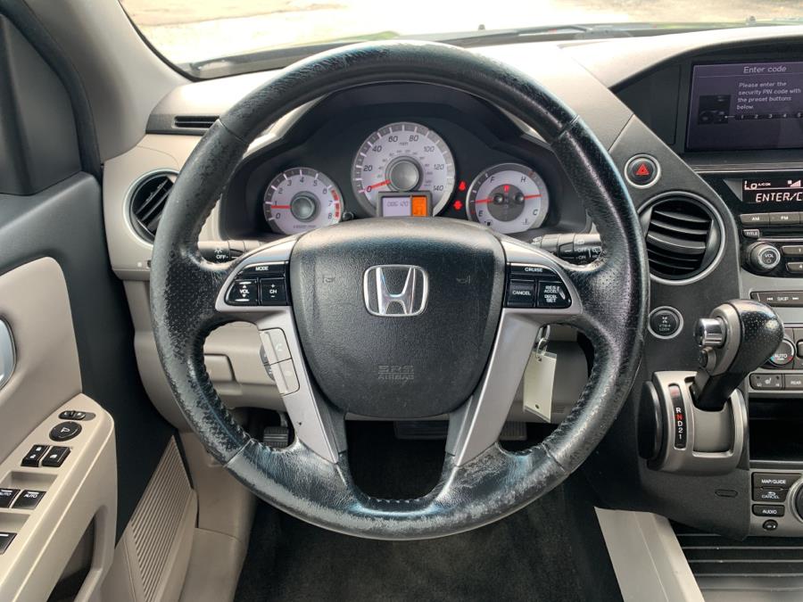 2012 Honda Pilot 4WD 4dr EX-L w/Navi, available for sale in Milford, Connecticut | Dealertown Auto Wholesalers. Milford, Connecticut 2012 Honda Pilot 4WD 4dr EX-L w/Navi, available for sale in Milford, Connecticut | Dealertown Auto Wholesalers. Milford, Connecticut