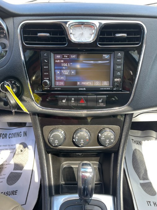 Used Chrysler 200 4dr Sdn Limited 2014 | A-Tech. Medford, Massachusetts Used Chrysler 200 4dr Sdn Limited 2014 | A-Tech. Medford, Massachusetts