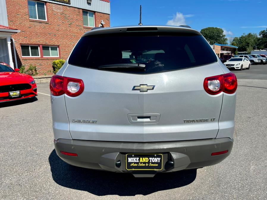 2009 Chevrolet Traverse AWD 4dr LT w/1LT, available for sale in South Windsor, Connecticut | Mike And Tony Auto Sales, Inc. South Windsor, Connecticut 2009 Chevrolet Traverse AWD 4dr LT w/1LT, available for sale in South Windsor, Connecticut | Mike And Tony Auto Sales, Inc. South Windsor, Connecticut