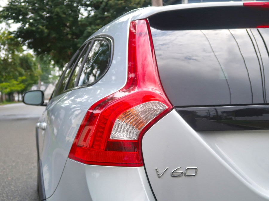 Used Volvo V60 Cross Country T5 2018 | Auto Expo Ent Inc.. Great Neck, New York Used Volvo V60 Cross Country T5 2018 | Auto Expo Ent Inc.. Great Neck, New York