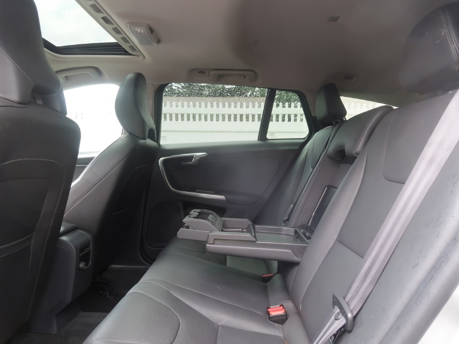 Used Volvo V60 Cross Country T5 2018 | Auto Expo Ent Inc.. Great Neck, New York Used Volvo V60 Cross Country T5 2018 | Auto Expo Ent Inc.. Great Neck, New York