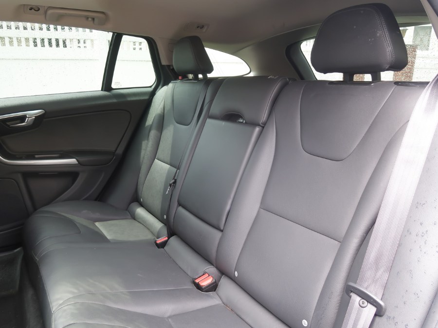 Used Volvo V60 Cross Country T5 2018 | Auto Expo Ent Inc.. Great Neck, New York Used Volvo V60 Cross Country T5 2018 | Auto Expo Ent Inc.. Great Neck, New York