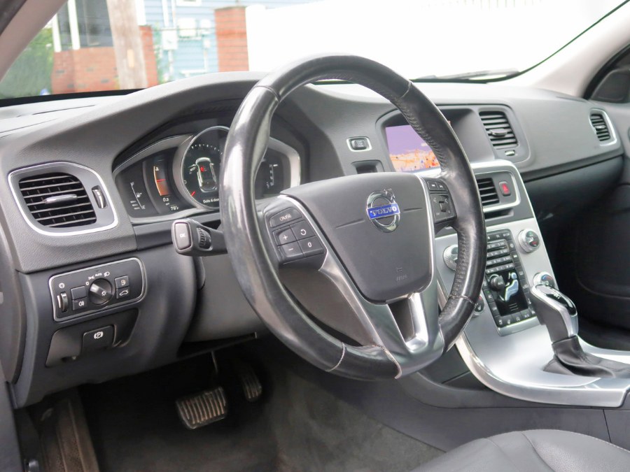 Used Volvo V60 Cross Country T5 2018 | Auto Expo Ent Inc.. Great Neck, New York Used Volvo V60 Cross Country T5 2018 | Auto Expo Ent Inc.. Great Neck, New York