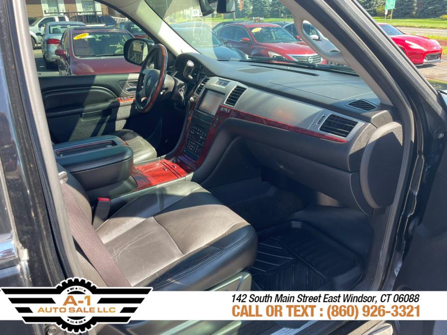 2012 Cadillac Escalade AWD 4dr Luxury, available for sale in East Windsor, Connecticut | A1 Auto Sale LLC. East Windsor, Connecticut 2012 Cadillac Escalade AWD 4dr Luxury, available for sale in East Windsor, Connecticut | A1 Auto Sale LLC. East Windsor, Connecticut