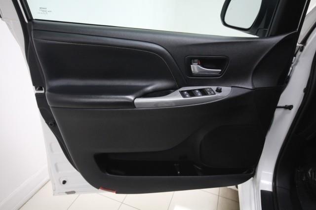 Used Toyota Sienna SE w/ Navi & rearCam 2018 | Car Revolution. Maple Shade, New Jersey Used Toyota Sienna SE w/ Navi & rearCam 2018 | Car Revolution. Maple Shade, New Jersey