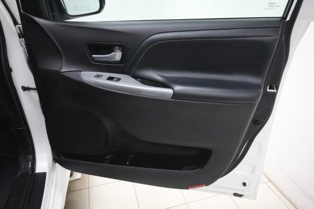 Used Toyota Sienna SE w/ Navi & rearCam 2018 | Car Revolution. Maple Shade, New Jersey Used Toyota Sienna SE w/ Navi & rearCam 2018 | Car Revolution. Maple Shade, New Jersey