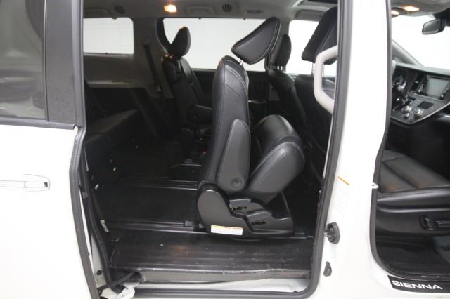 Used Toyota Sienna SE w/ Navi & rearCam 2018 | Car Revolution. Maple Shade, New Jersey Used Toyota Sienna SE w/ Navi & rearCam 2018 | Car Revolution. Maple Shade, New Jersey