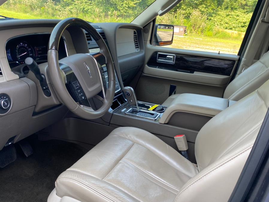 2015 Lincoln Navigator 4WD 4dr, available for sale in Bridgeport, Connecticut | CT Auto. Bridgeport, Connecticut 2015 Lincoln Navigator 4WD 4dr, available for sale in Bridgeport, Connecticut | CT Auto. Bridgeport, Connecticut