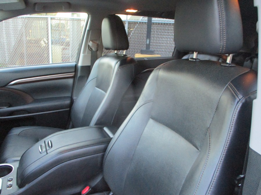 2014 Toyota Highlander Hybrid AWD 4dr Limited (Natl), available for sale in Massapequa, New York | South Shore Auto Brokers & Sales. Massapequa, New York 2014 Toyota Highlander Hybrid AWD 4dr Limited (Natl), available for sale in Massapequa, New York | South Shore Auto Brokers & Sales. Massapequa, New York