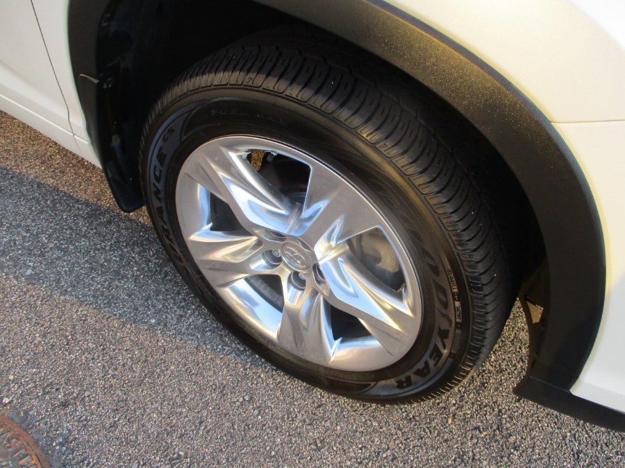 2014 Toyota Highlander Hybrid AWD 4dr Limited (Natl), available for sale in Massapequa, New York | South Shore Auto Brokers & Sales. Massapequa, New York 2014 Toyota Highlander Hybrid AWD 4dr Limited (Natl), available for sale in Massapequa, New York | South Shore Auto Brokers & Sales. Massapequa, New York