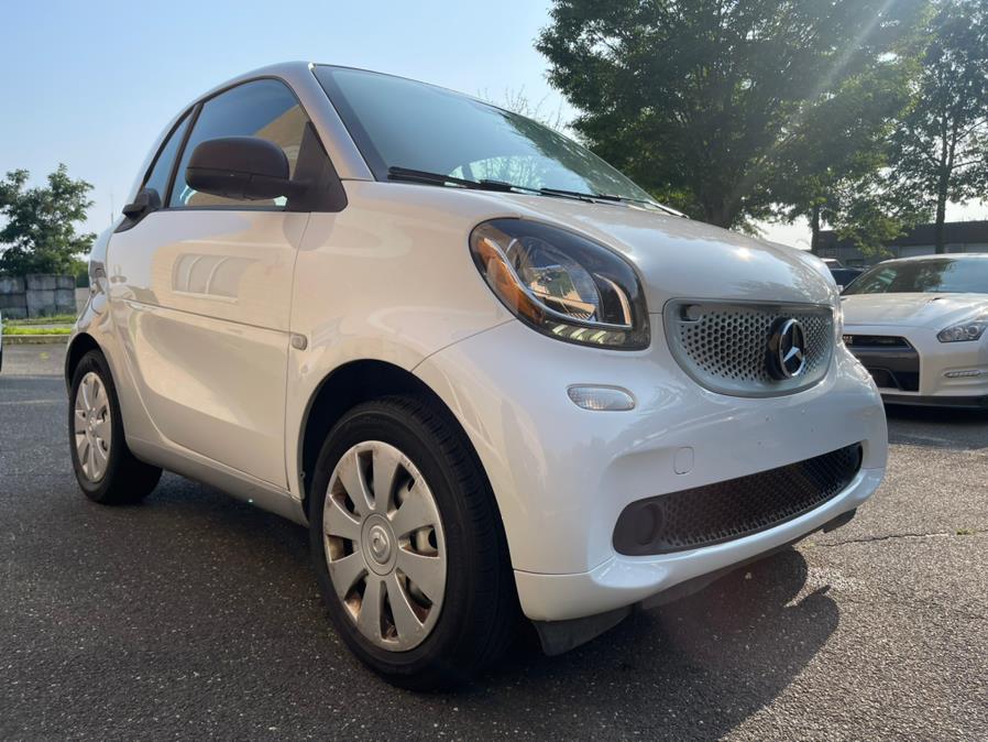 Used smart fortwo 2dr Cpe Pure 2016 | Evolving Motorsports. Bayshore, New York