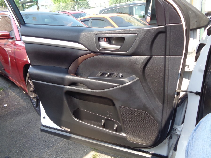 Used Toyota Highlander XLE AWD 2018 | Top Speed Motors LLC. Jamaica, New York Used Toyota Highlander XLE AWD 2018 | Top Speed Motors LLC. Jamaica, New York