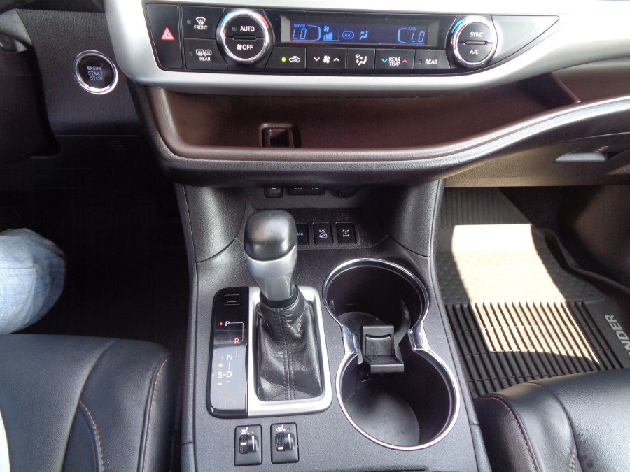 Used Toyota Highlander XLE AWD 2018 | Top Speed Motors LLC. Jamaica, New York Used Toyota Highlander XLE AWD 2018 | Top Speed Motors LLC. Jamaica, New York